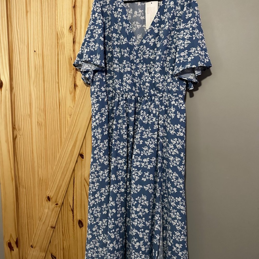 BloomChic Maxi Dress, 22W NWT